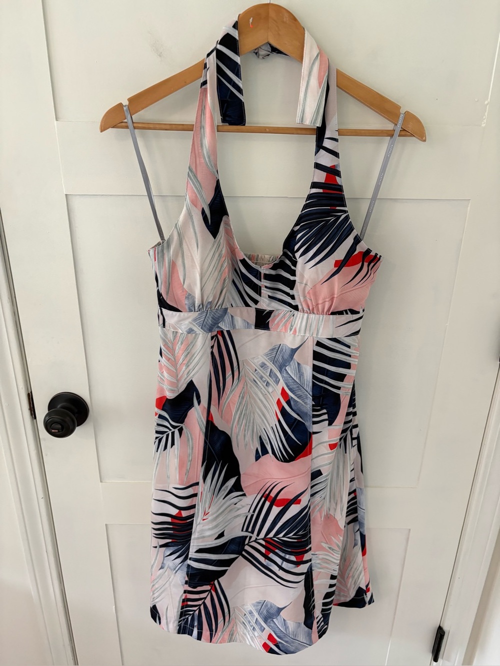 Athleta Pack Anywhere Tropical Halter Dress. Size 6. - Picture 3 of 14